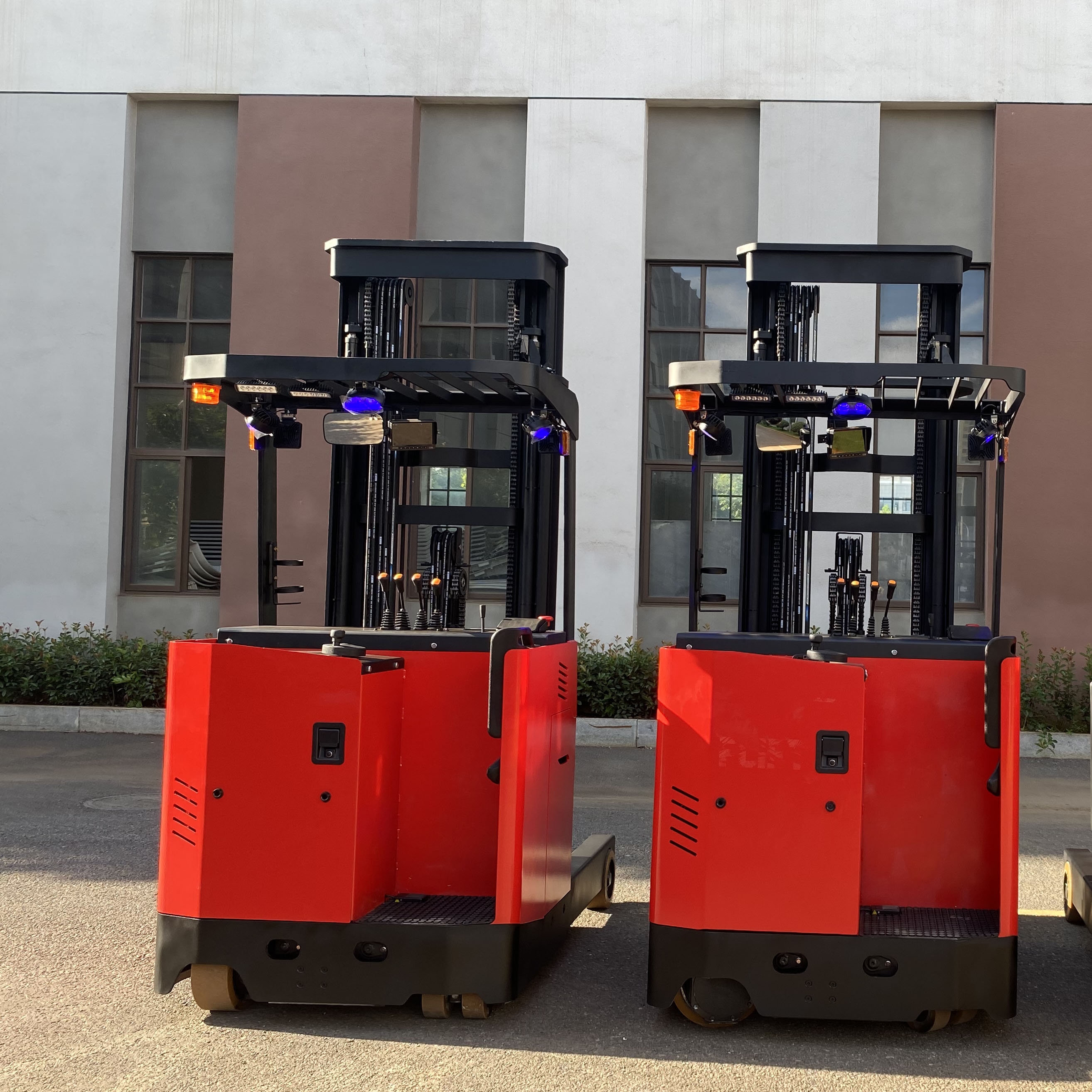 1.6T 1600KG Fork Scissor Type  – Electric Forklift Bewertung und Preis